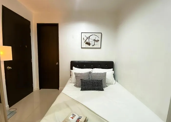 Upscale Modern 2br - Ultra Fast Wifi - Bts Asoke Bangkok