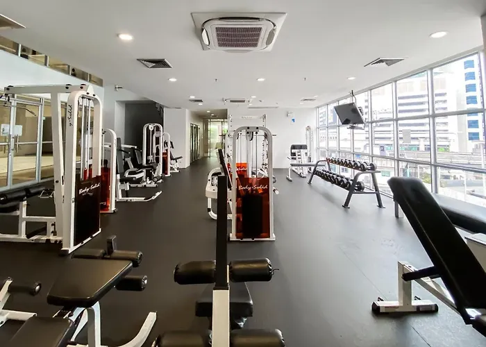 Upscale Modern 2br - Ultra Fast Wifi - Bts Asoke Apartment Bangkok