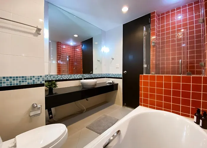 Upscale Modern 2br - Ultra Fast Wifi - Bts Asoke Apartment