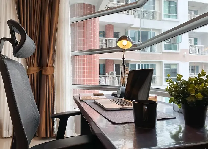 Upscale Modern 2br - Ultra Fast Wifi - Bts Asoke Apartment Bangkok