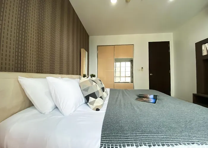 Apartment Upscale Modern 2br - Ultra Fast Wifi - Bts Asoke Bangkok