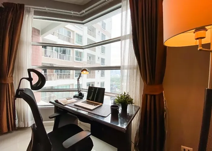 Upscale Modern 2br - Ultra Fast Wifi - Bts Asoke Bangkok