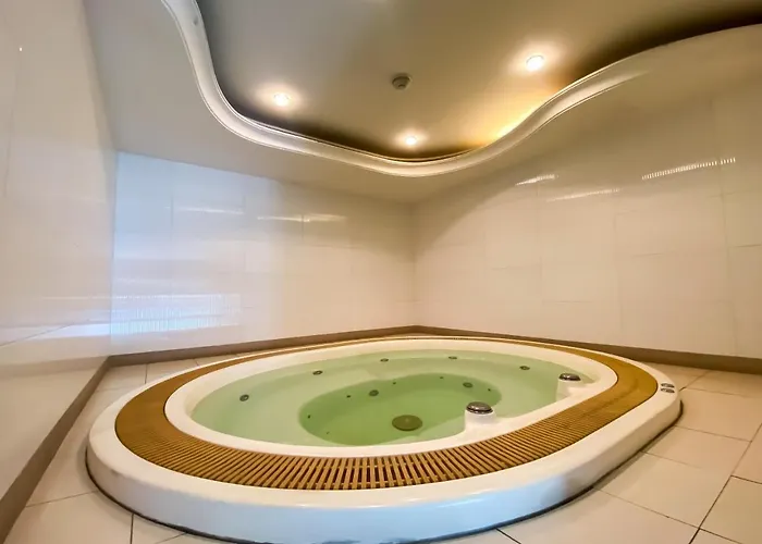 Upscale Modern 2br - Ultra Fast Wifi - Bts Asoke * Bangkok